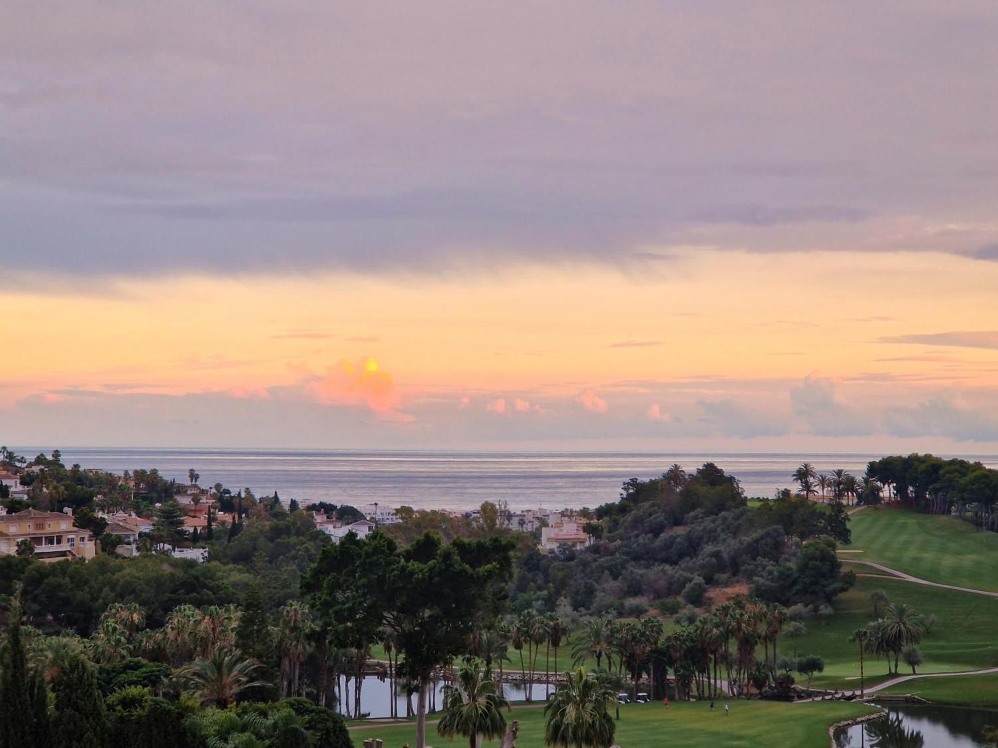 ベナルマデナPenthouse Benalvistas Torregolf Seaviewアパートメント エクステリア 写真